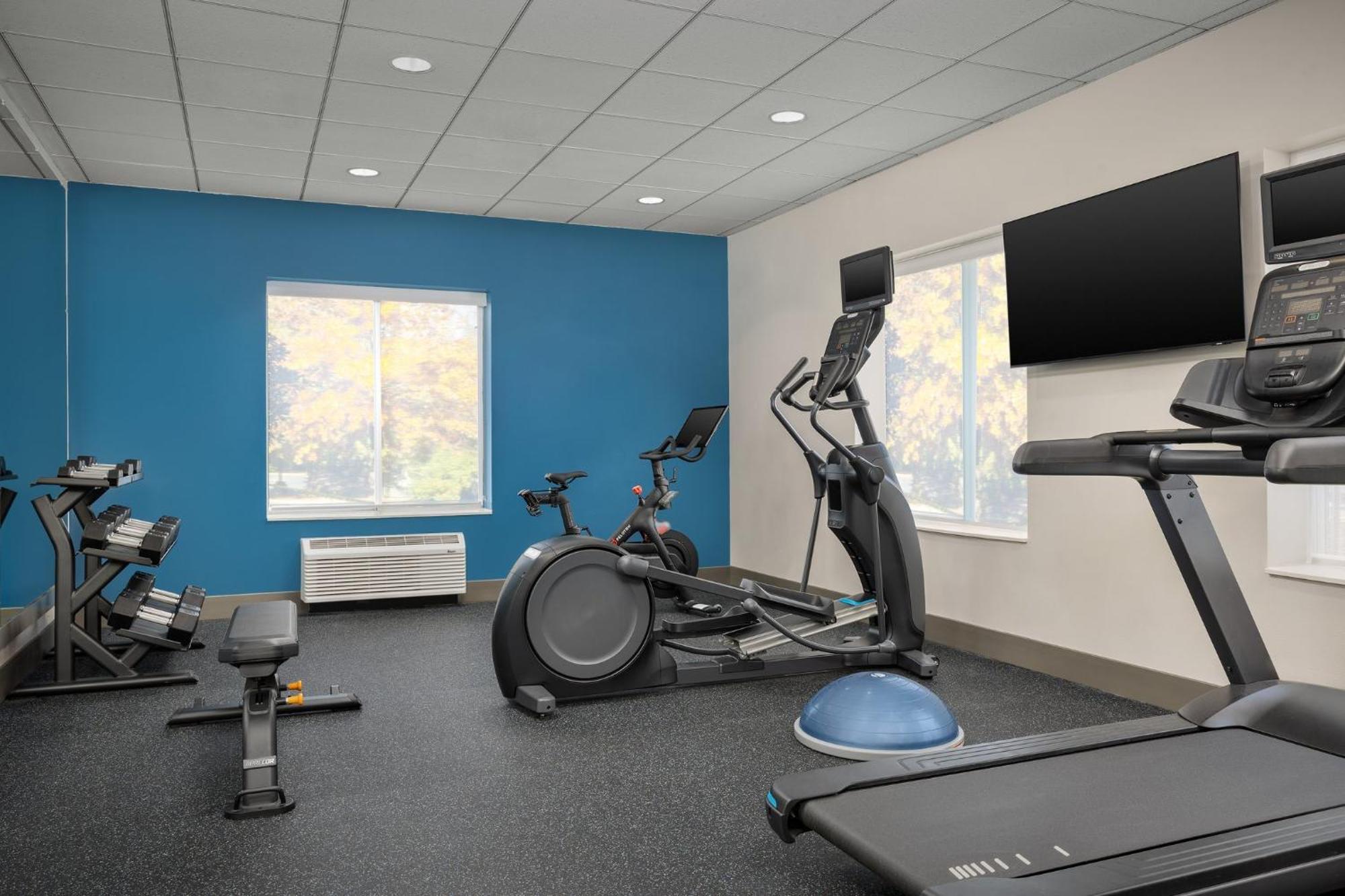 Holiday Inn Express Hotel & Suites Greensboro - Airport Area By Ihg Exteriér fotografie
