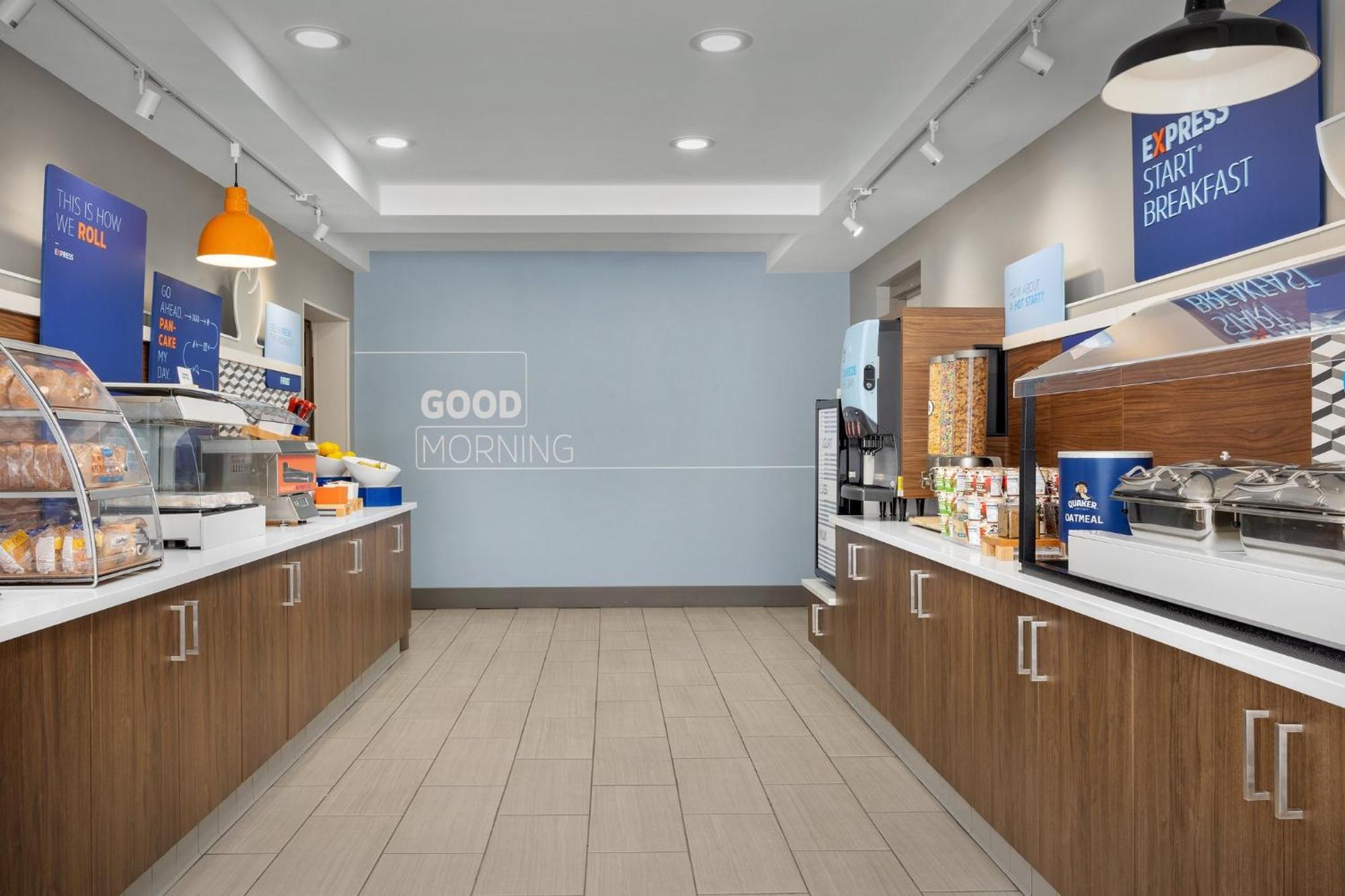 Holiday Inn Express Hotel & Suites Greensboro - Airport Area By Ihg Exteriér fotografie