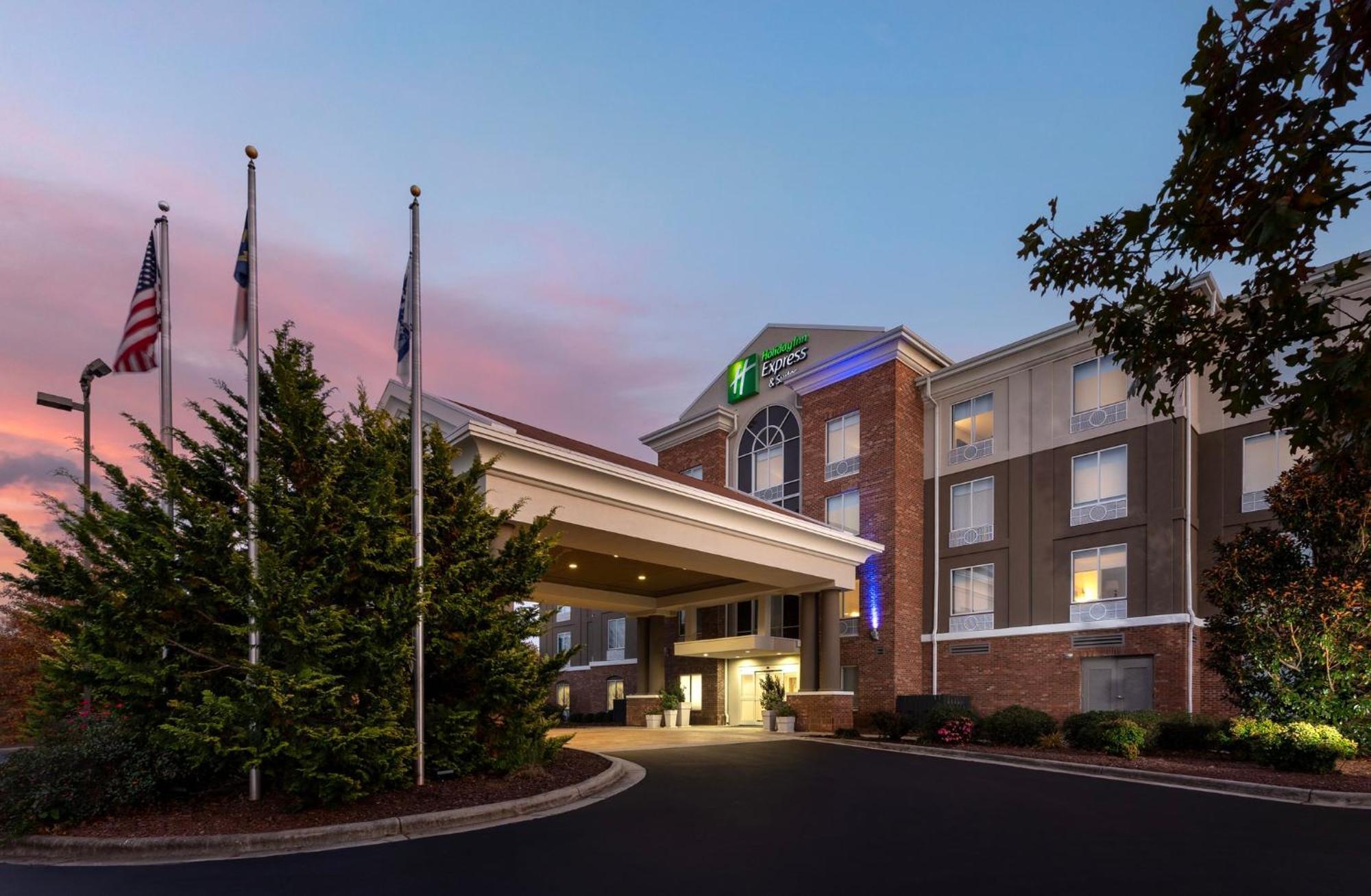 Holiday Inn Express Hotel & Suites Greensboro - Airport Area By Ihg Exteriér fotografie