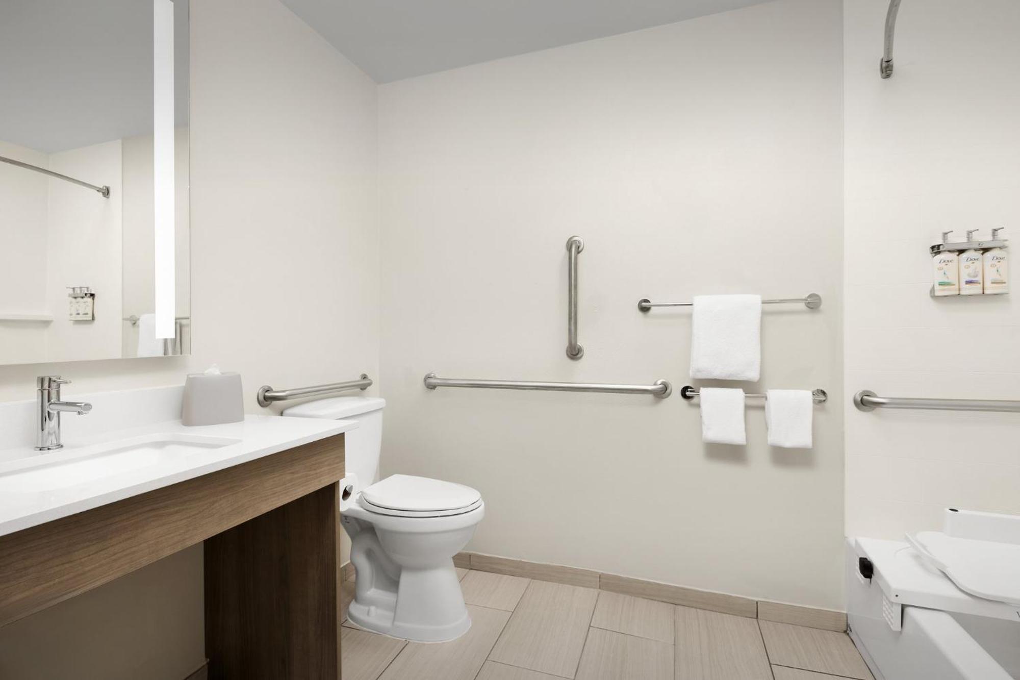 Holiday Inn Express Hotel & Suites Greensboro - Airport Area By Ihg Exteriér fotografie