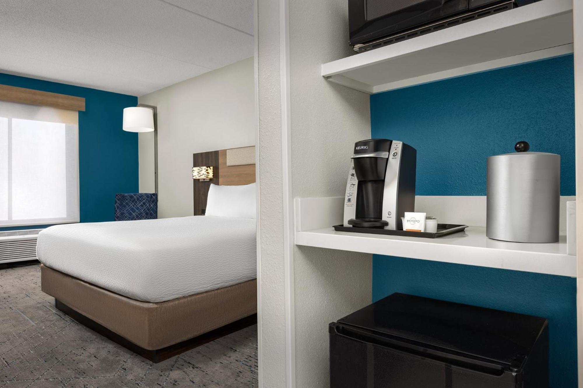 Holiday Inn Express Hotel & Suites Greensboro - Airport Area By Ihg Exteriér fotografie