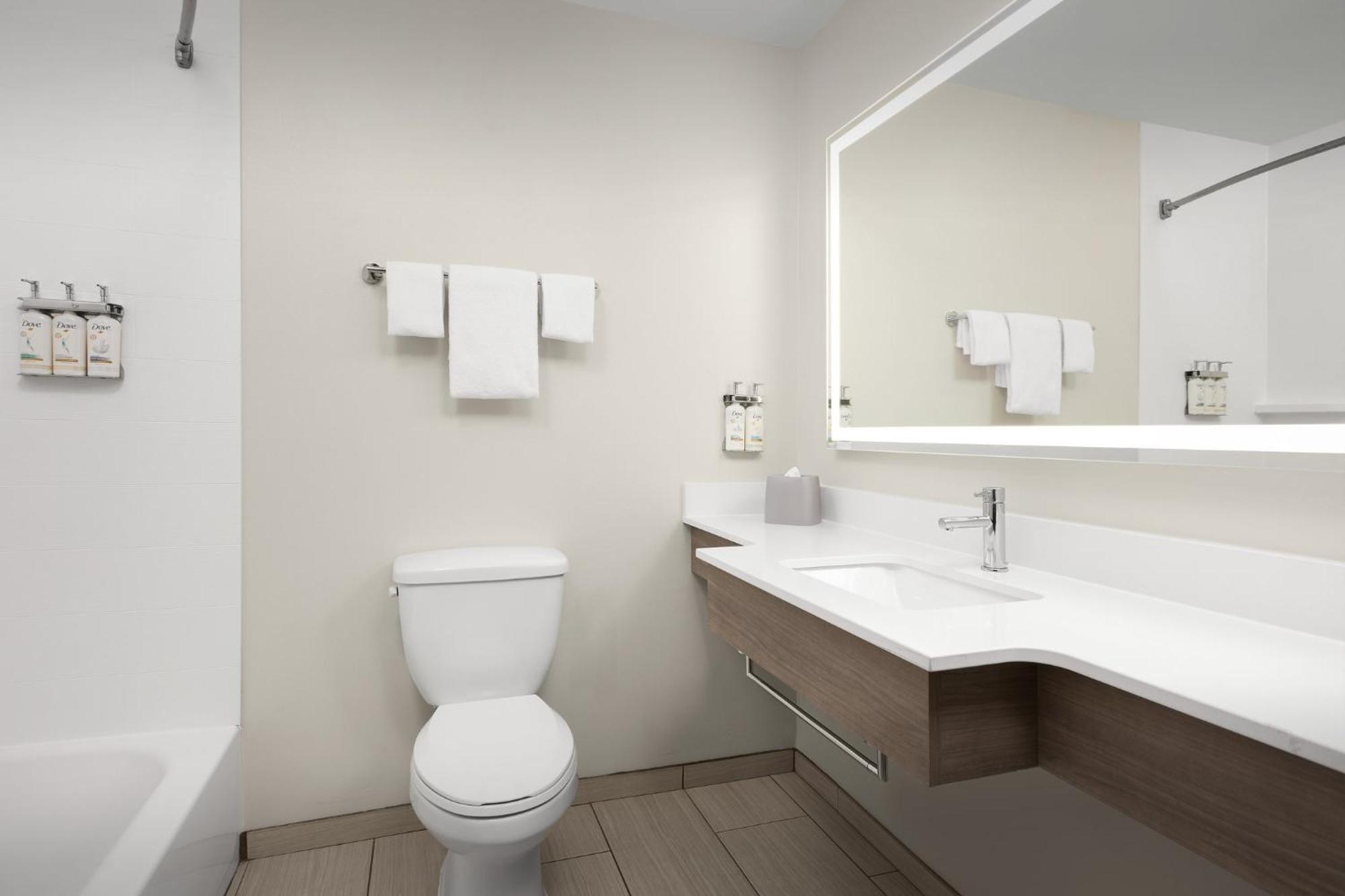 Holiday Inn Express Hotel & Suites Greensboro - Airport Area By Ihg Exteriér fotografie